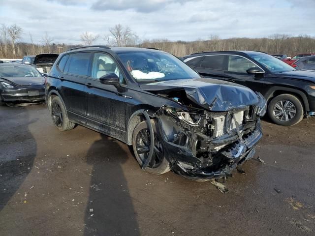 2024 Volkswagen Tiguan SE R-LINE Black