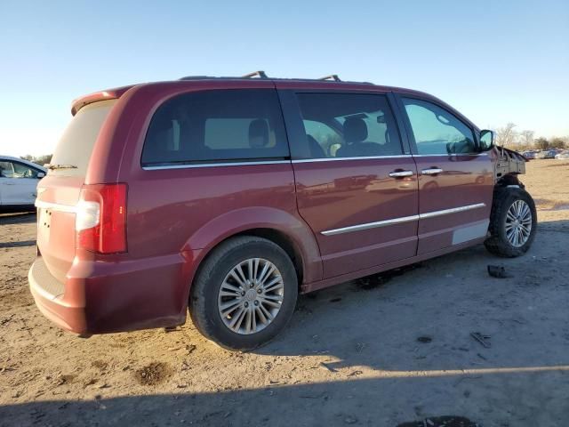 2013 Chrysler Town & Country Touring L