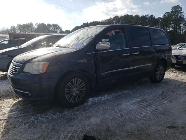 2014 Chrysler Town & Country Touring L