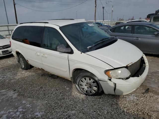 2006 Chrysler Town & Country LX