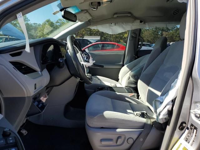 2015 Toyota Sienna LE