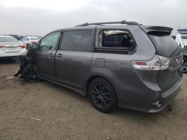 2011 Toyota Sienna Sport