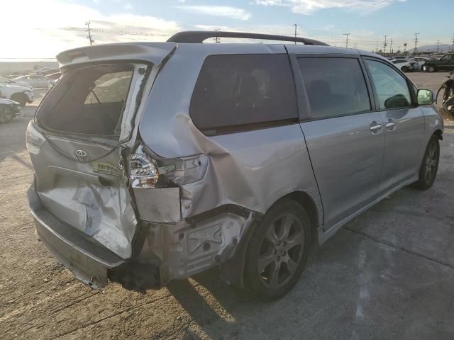 2017 Toyota Sienna SE