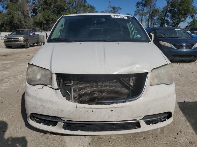 2013 Chrysler Town & Country Touring