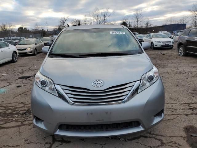 2015 Toyota Sienna LE