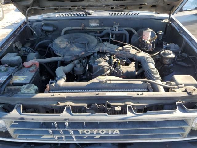 1988 Toyota Pickup Xtracab RN70 DLX