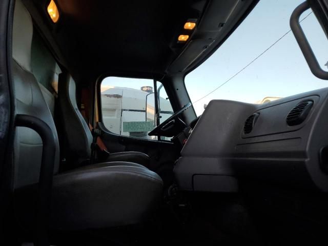 2013 Freightliner 114SD