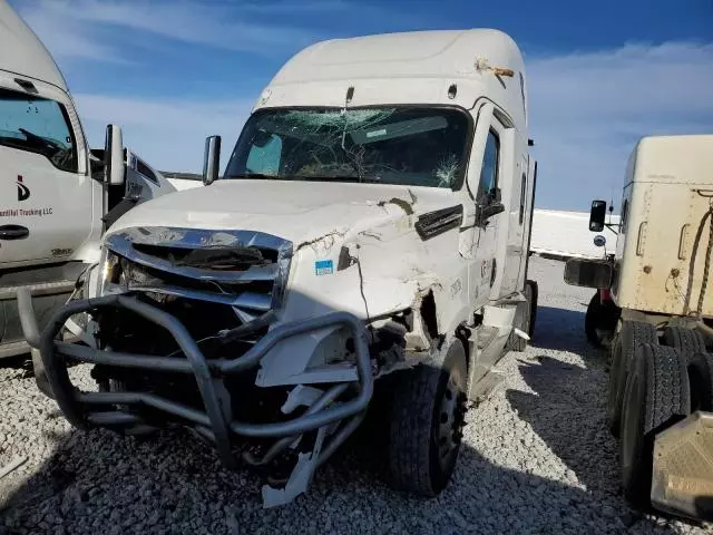 2021 Freightliner Cascadia 126