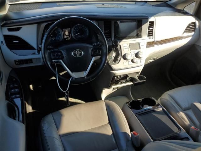 2017 Toyota Sienna XLE