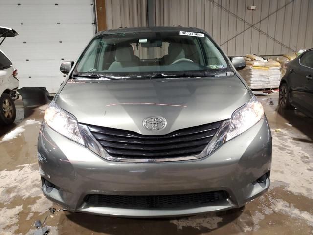 2014 Toyota Sienna LE