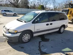 1998 Plymouth Grand Voyager SE en venta en Augusta, GA