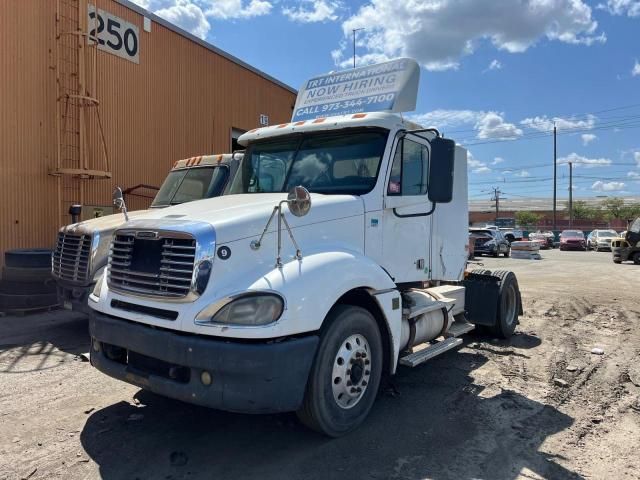 2005 Freightliner Conventional Columbia