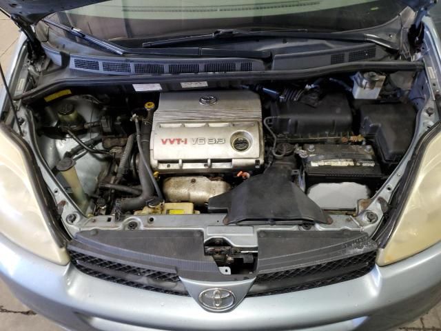 2004 Toyota Sienna CE