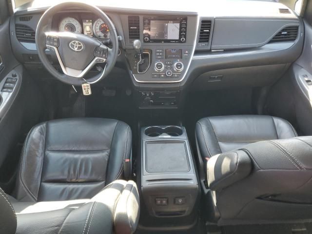 2018 Toyota Sienna SE