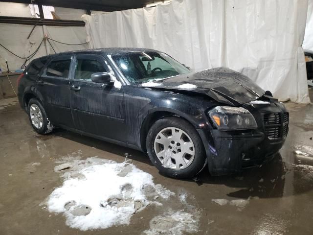 2005 Dodge Magnum SE