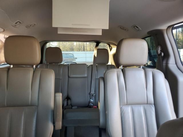 2012 Chrysler Town & Country Touring