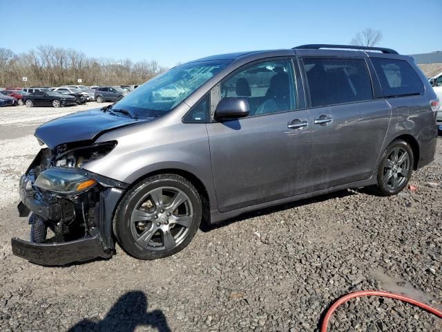 2017 Toyota Sienna SE