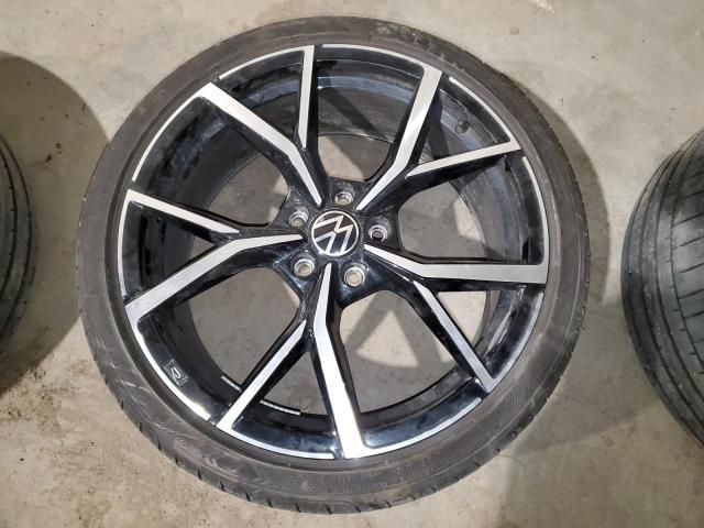 2000 2022 2022 Volks Tire