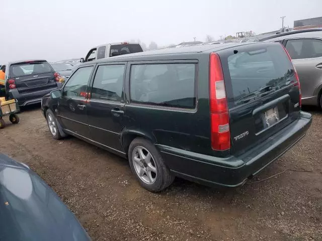 2000 Volvo V70 Base