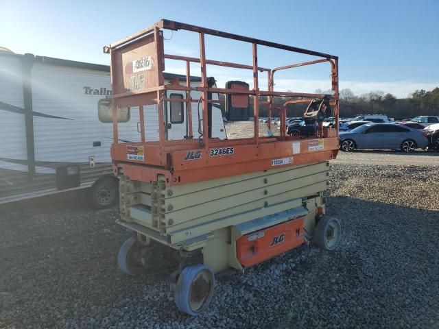 2017 JLG 800AJ