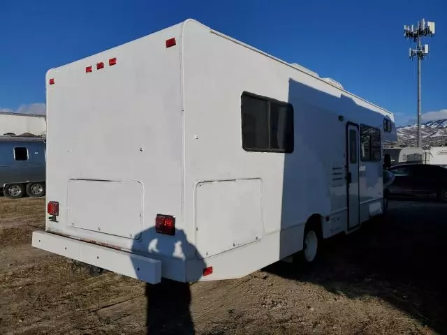 2021 Ford Econoline E450 Super Duty Cutaway Van