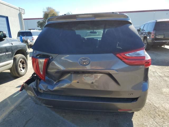 2017 Toyota Sienna LE