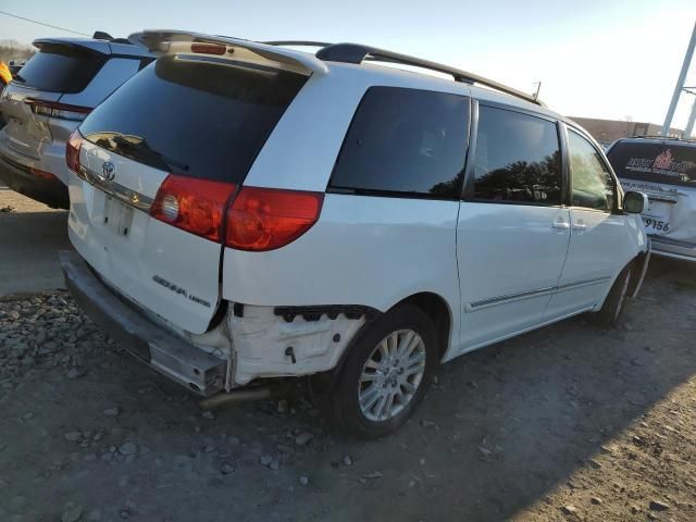 2010 Toyota Sienna XLE