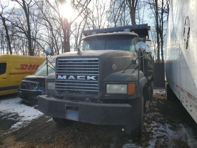 1997 Mack 700 CL700