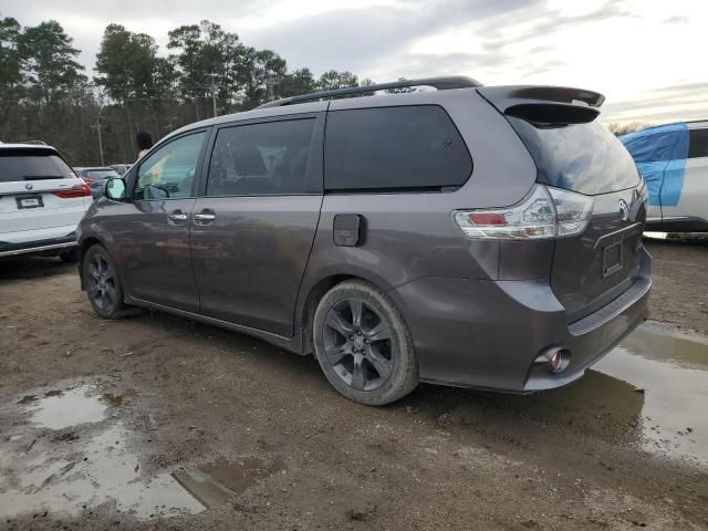 2016 Toyota Sienna SE