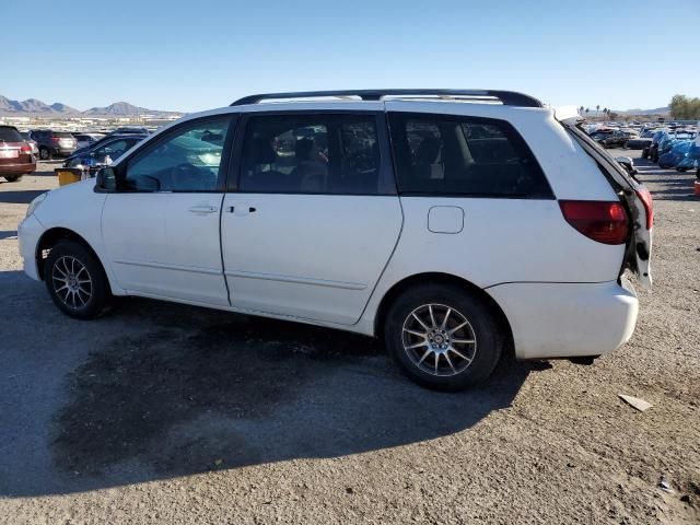 2005 Toyota Sienna CE