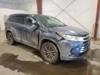 2017 Toyota Highlander SE