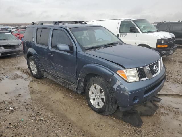 2005 Nissan Pathfinder LE