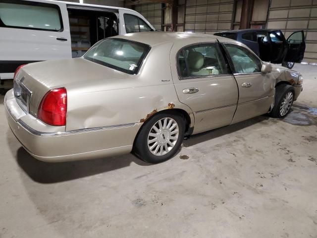 2004 Lincoln Town Car Executive