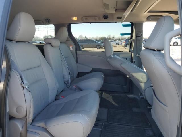 2016 Toyota Sienna XLE