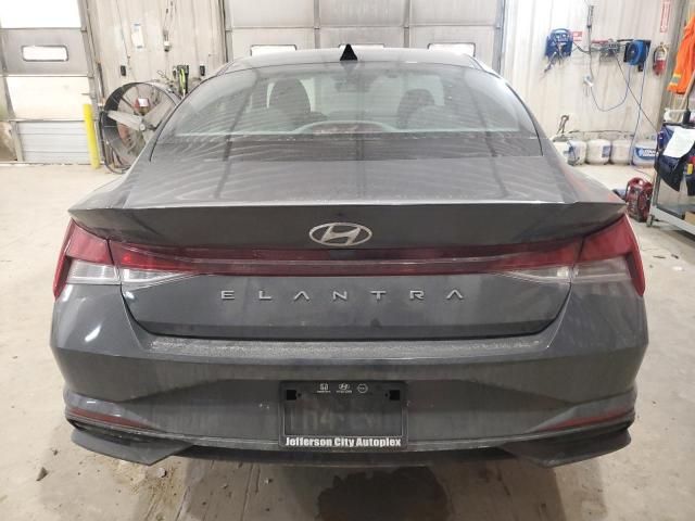 2023 Hyundai Elantra SE