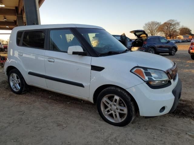 2010 KIA Soul +