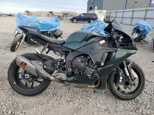 2022 Yamaha YZFR1