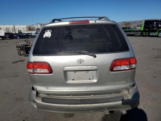 2001 Toyota Sienna LE