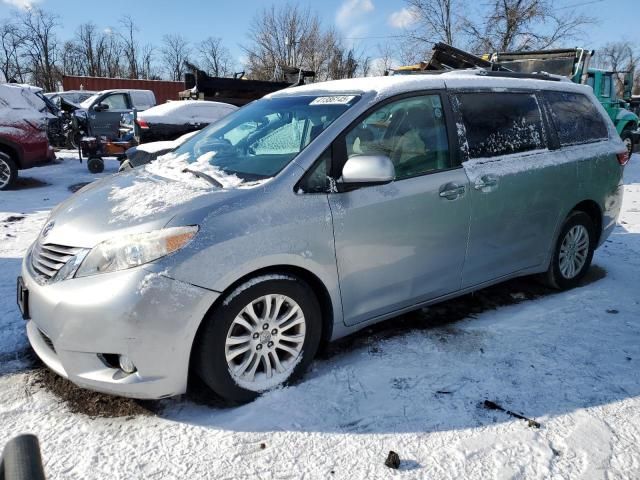 2017 Toyota Sienna XLE