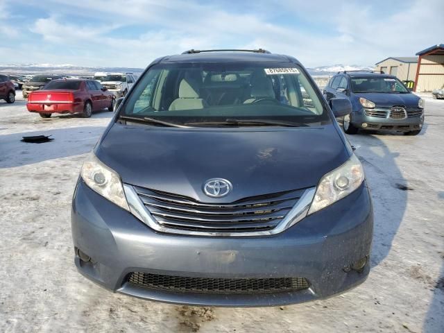 2016 Toyota Sienna LE