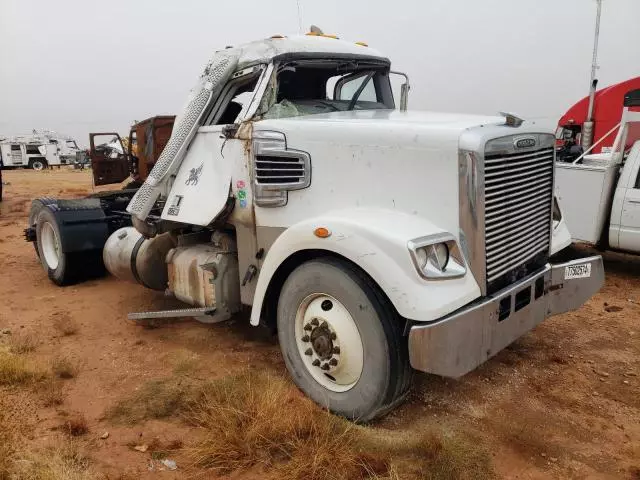 2020 Freightliner 122SD