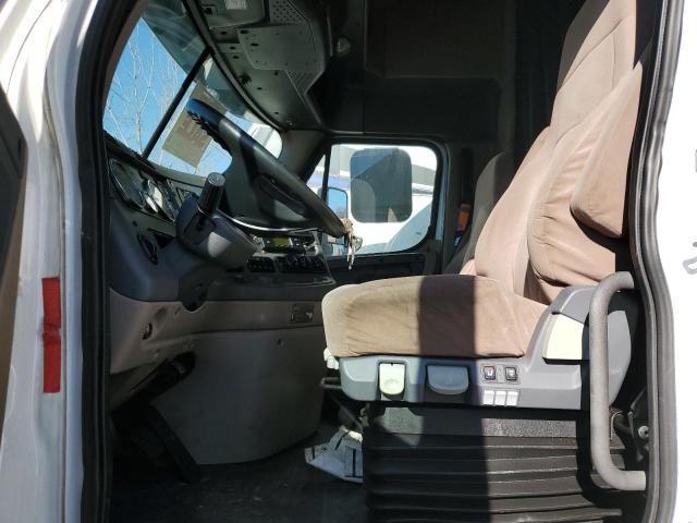 2014 Freightliner Cascadia 113