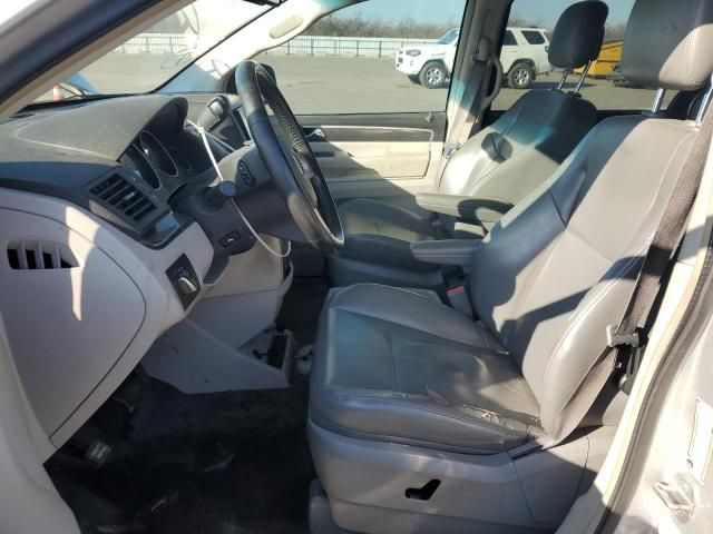 2010 Volkswagen Routan SE