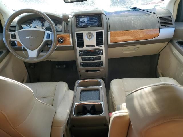 2010 Chrysler Town & Country Limited