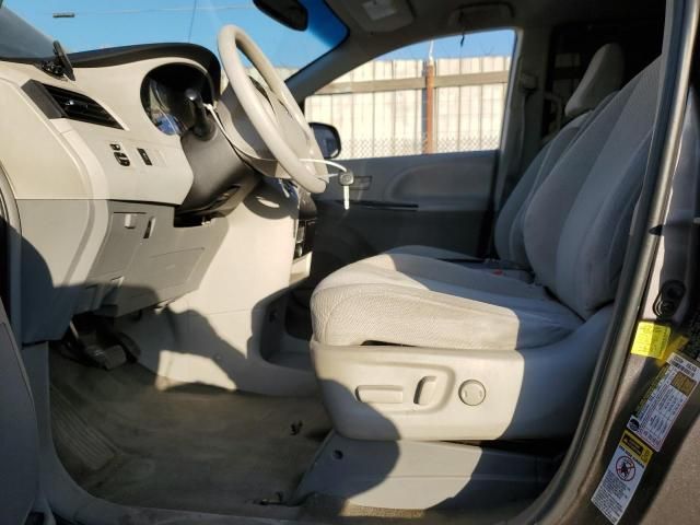 2011 Toyota Sienna LE