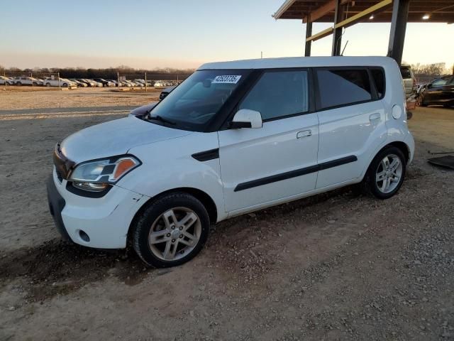 2010 KIA Soul +