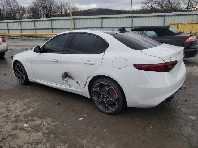 2022 Alfa Romeo Giulia Super