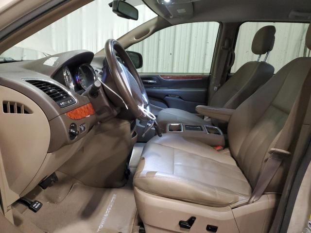 2016 Chrysler Town & Country Touring