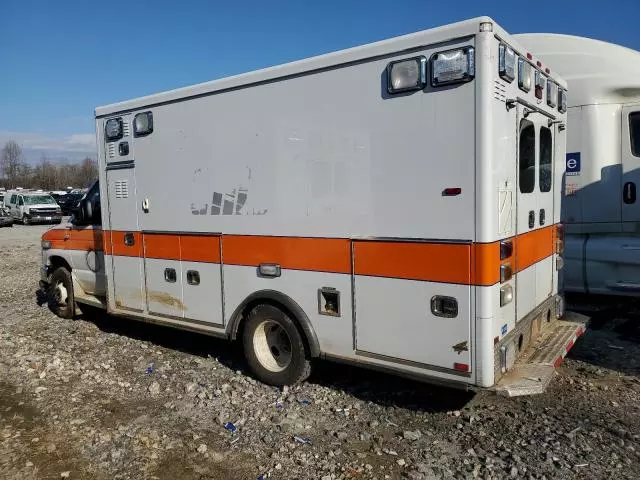 2017 Ford Econoline E450 Super Duty Cutaway Van