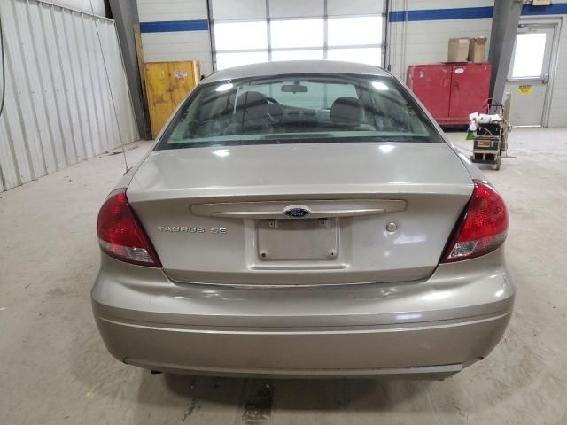 2004 Ford Taurus SE